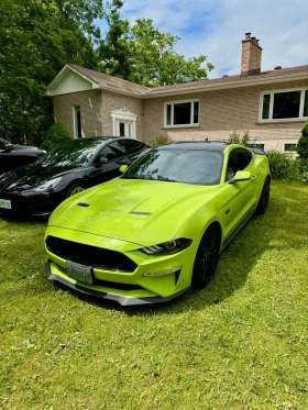 ������ Ford Mustang