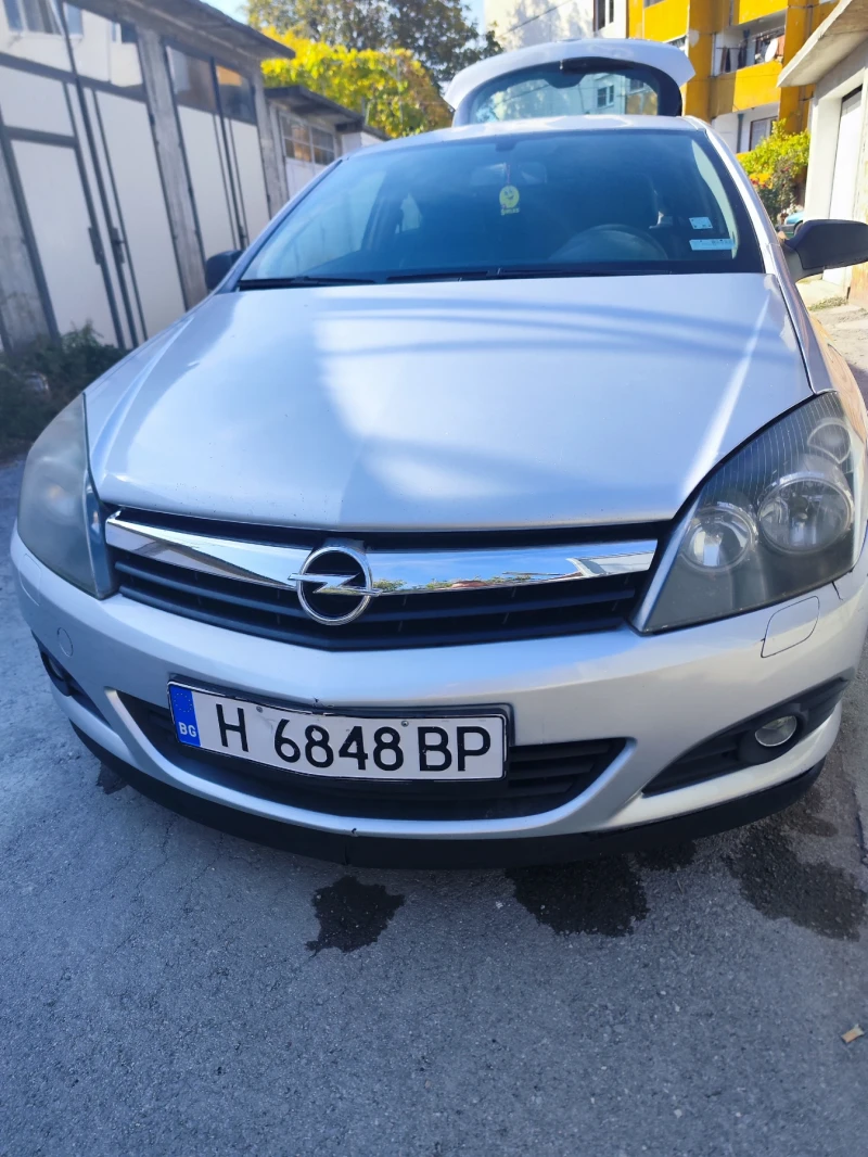 Opel Astra H 1.9 GTC, снимка 2 - Автомобили и джипове - 47801373