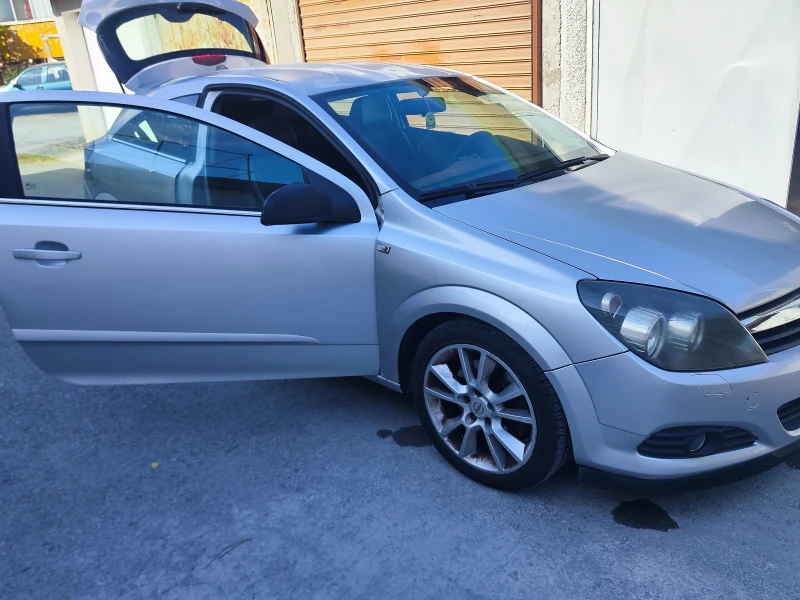 Opel Astra H 1.9 GTC, снимка 3 - Автомобили и джипове - 47801373