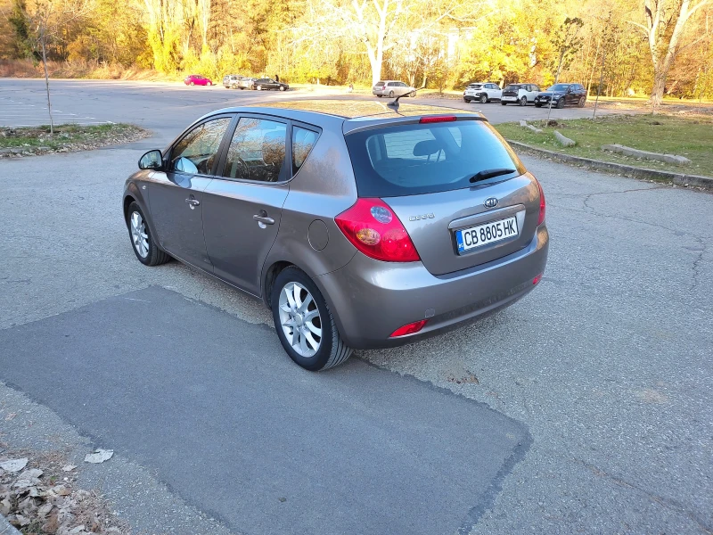 Kia Ceed, снимка 4 - Автомобили и джипове - 48285551