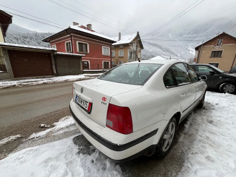 VW Passat, снимка 8 - Автомобили и джипове - 49238246