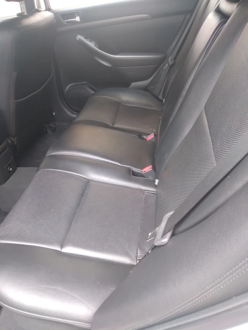 Toyota Avensis D4D, снимка 5 - Автомобили и джипове - 52519270