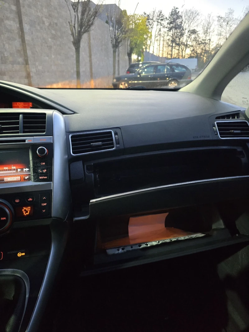 Toyota Verso, снимка 13 - Автомобили и джипове - 52425133