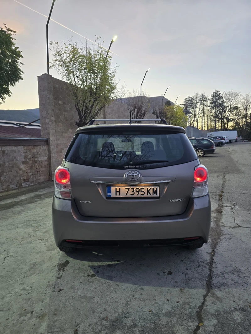 Toyota Verso, снимка 3 - Автомобили и джипове - 52425133