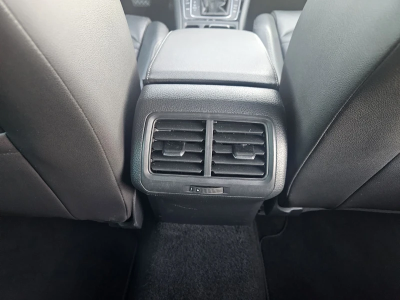 VW Golf 2.0 tdi ABTOMAT HIGHLINE, снимка 13 - Автомобили и джипове - 52580734