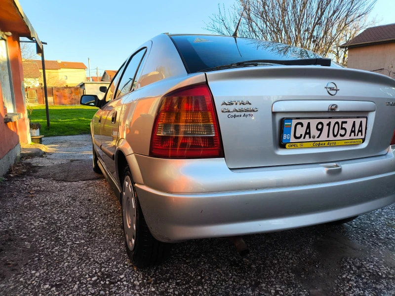 Opel Astra 1.7 CDTI, снимка 3 - Автомобили и джипове - 53012363