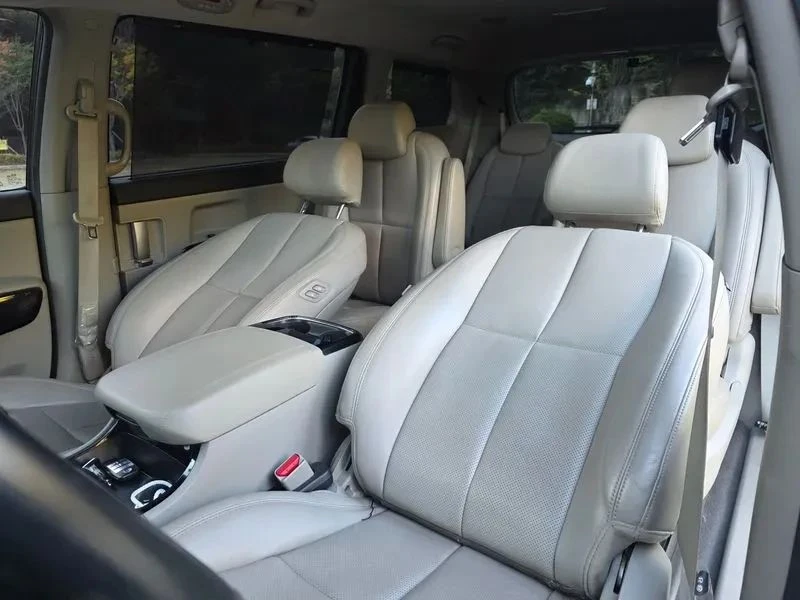 Kia Carnival, снимка 10 - Автомобили и джипове - 56689502