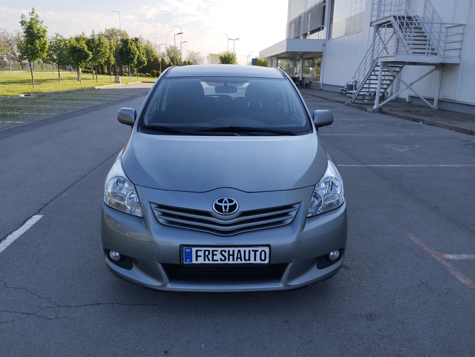 Toyota Corolla verso 2.0D4D, снимка 1