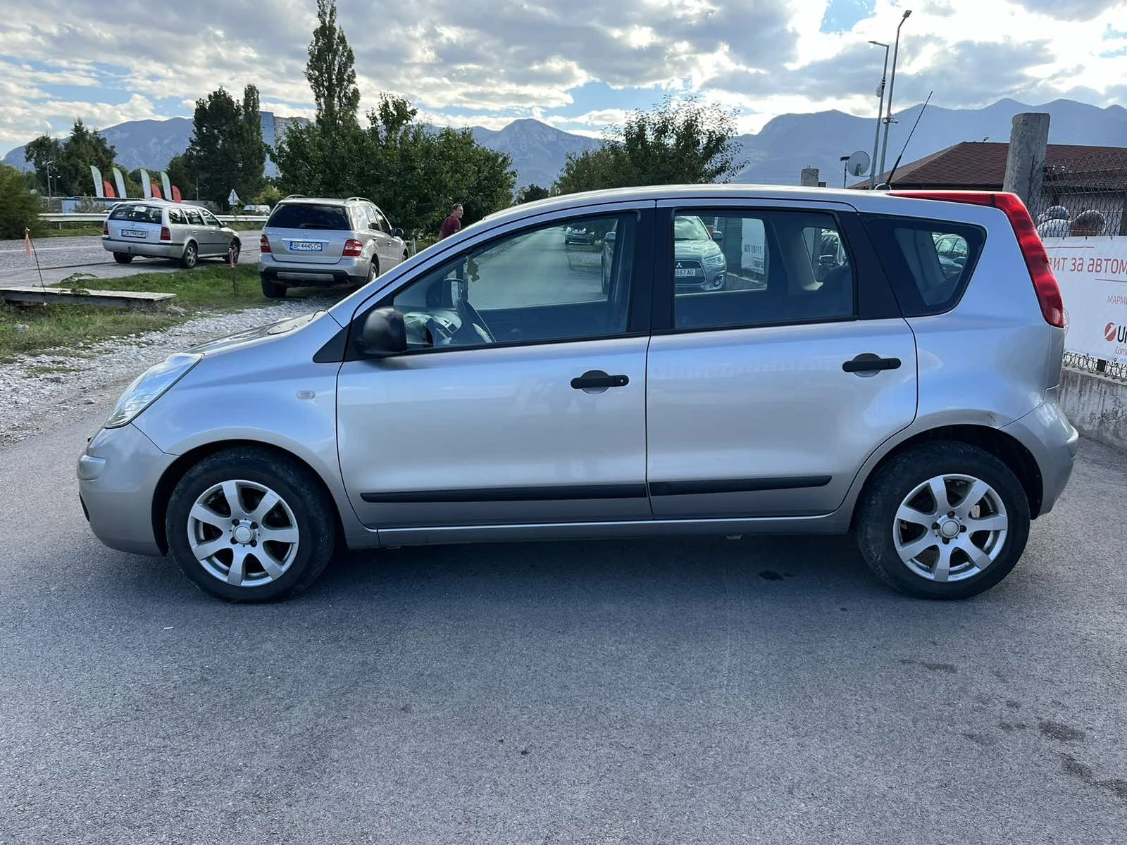 Nissan Note 1.4I 88кс КЛИМАТИК - изображение 6