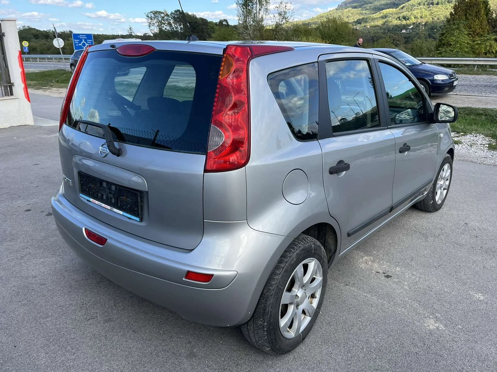 Nissan Note 1.4I 88кс КЛИМАТИК - изображение 4