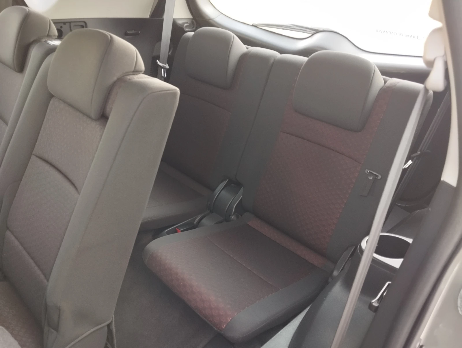 Toyota Corolla verso 2.0D4D - изображение 9