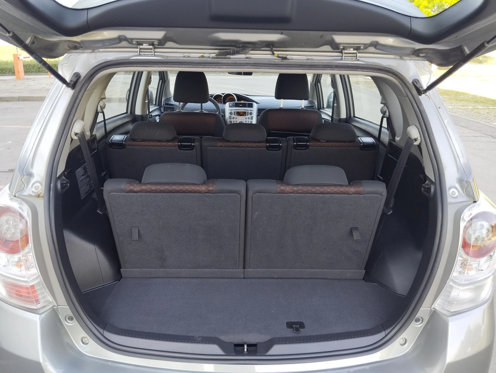 Toyota Corolla verso 2.0D4D | Mobile.bg — изображение 13