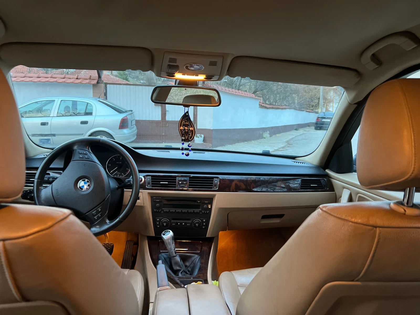 BMW 320  - изображение 2