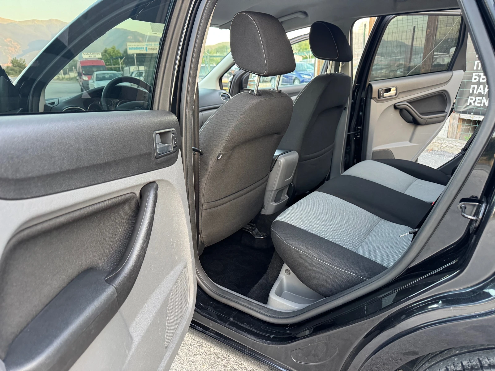 Ford Focus 1.6TDCi - изображение 10