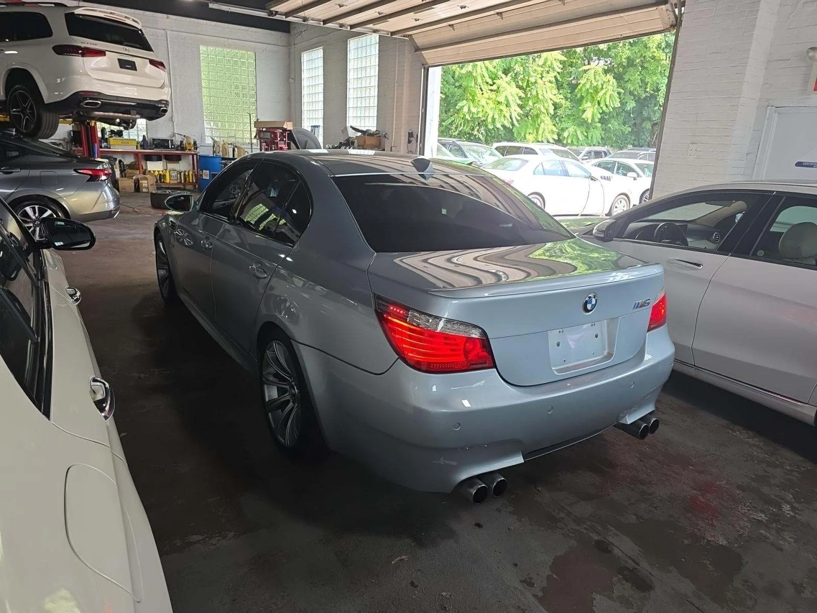 BMW M5  - изображение 2