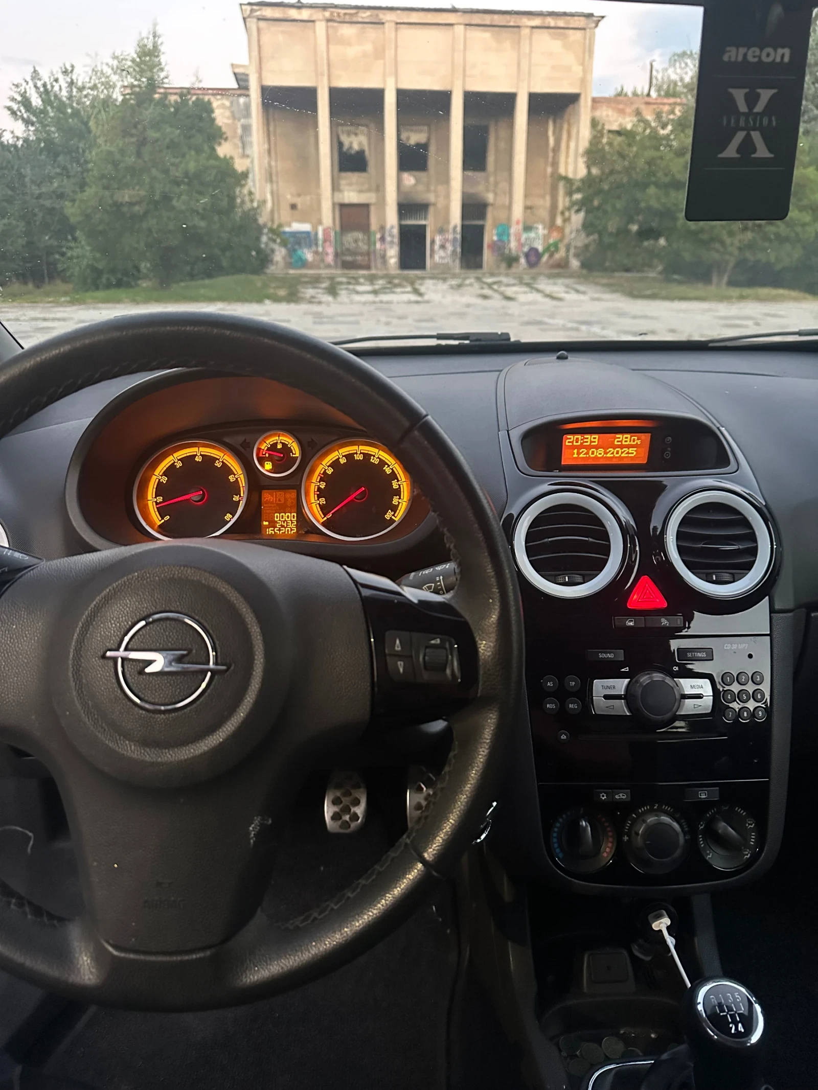 Opel Corsa  - изображение 7