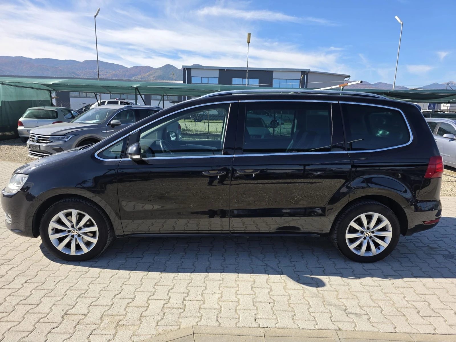 VW Sharan 2.0TDi /7m /HighLine/Лизинг - изображение 4