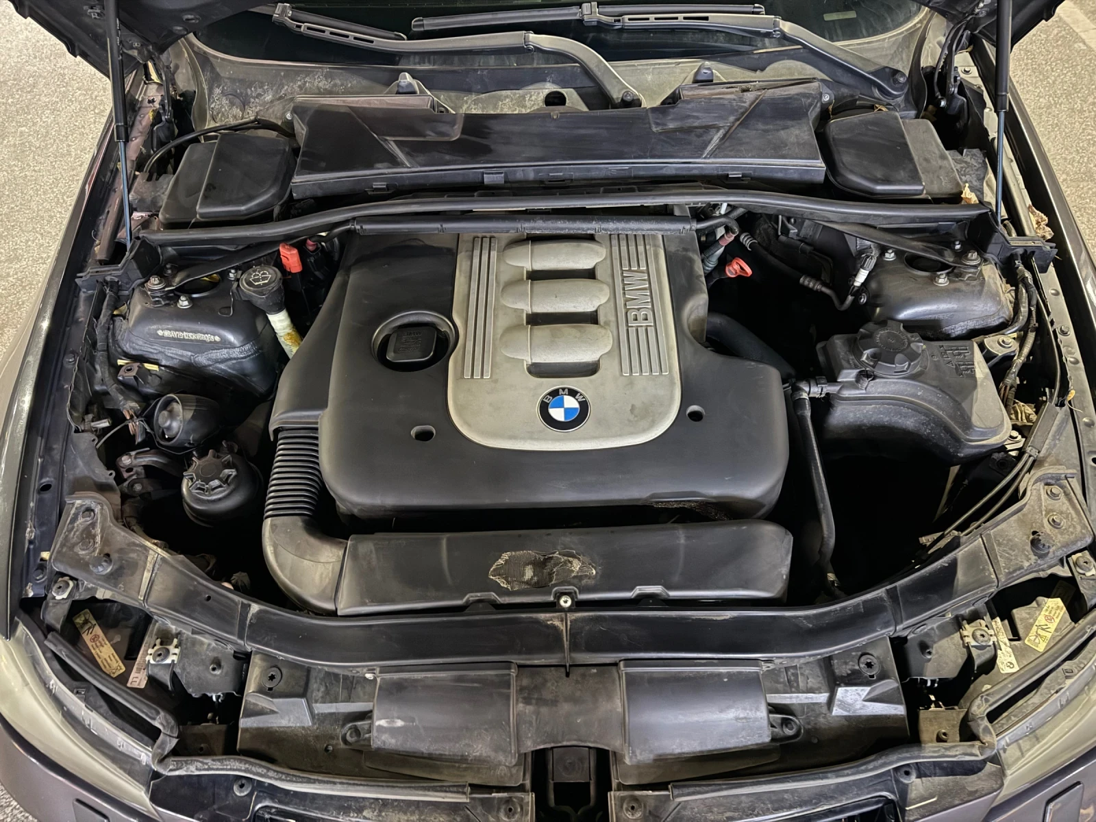 BMW 330 xDrive, снимка 14 - Автомобили и джипове - 53865811