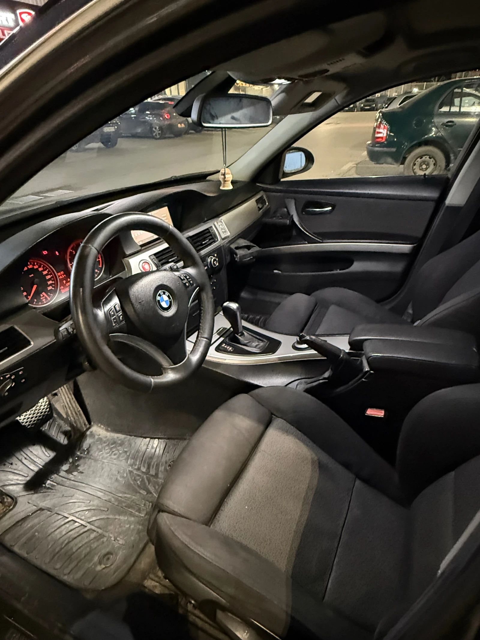 BMW 330 xDrive, снимка 9 - Автомобили и джипове - 53865811