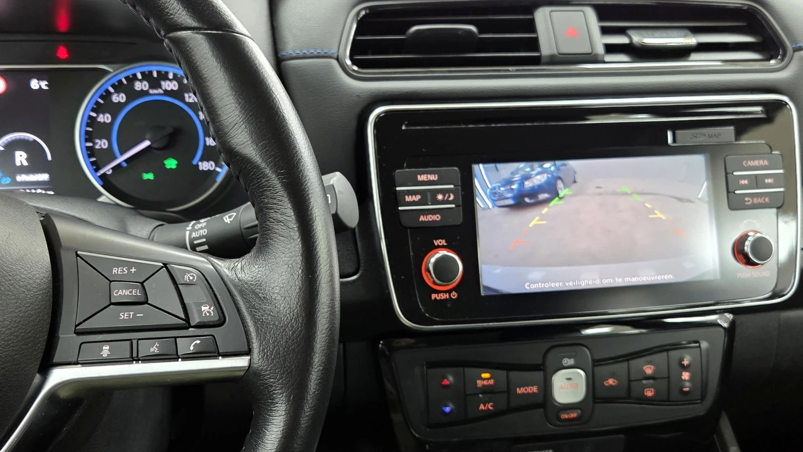 Nissan Leaf  62KWh/11.2021/SOH97%, снимка 13 - Автомобили и джипове - 54208518