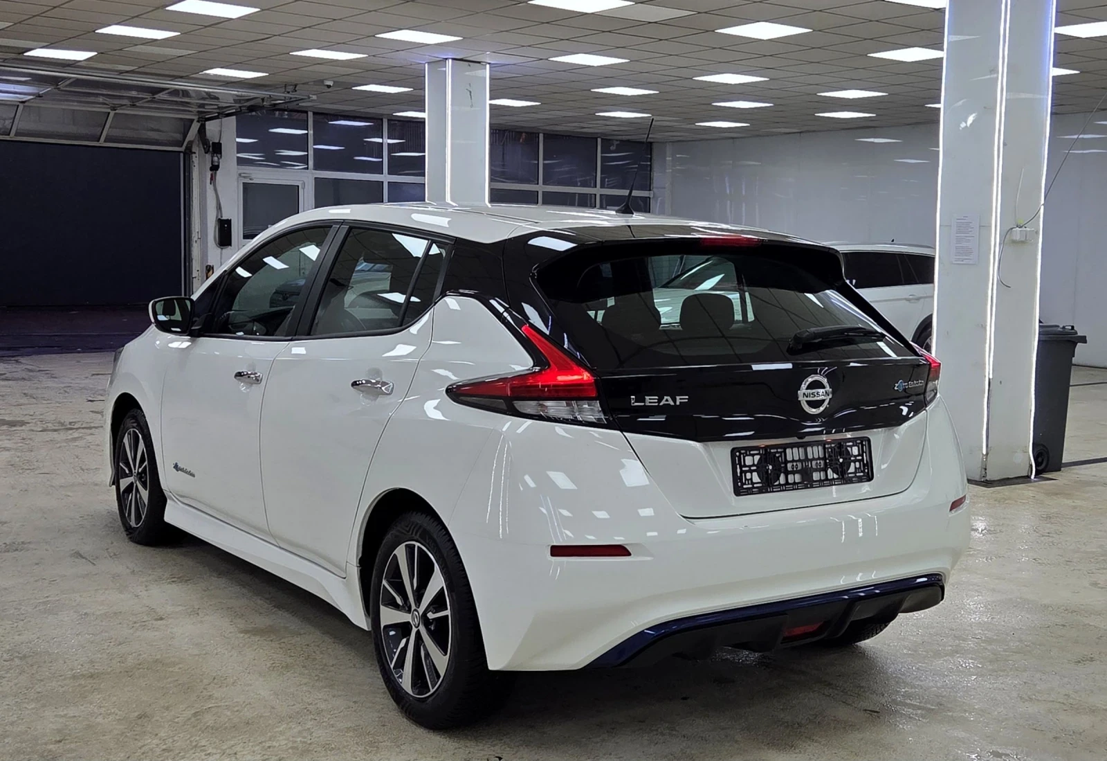 Nissan Leaf  62KWh/11.2021/SOH97%, снимка 4 - Автомобили и джипове - 54208518