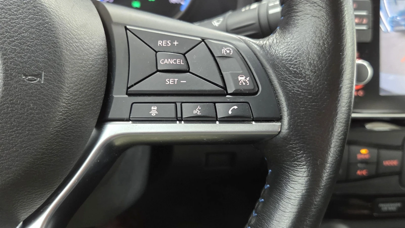 Nissan Leaf  62KWh/11.2021/SOH97%, снимка 16 - Автомобили и джипове - 54208518