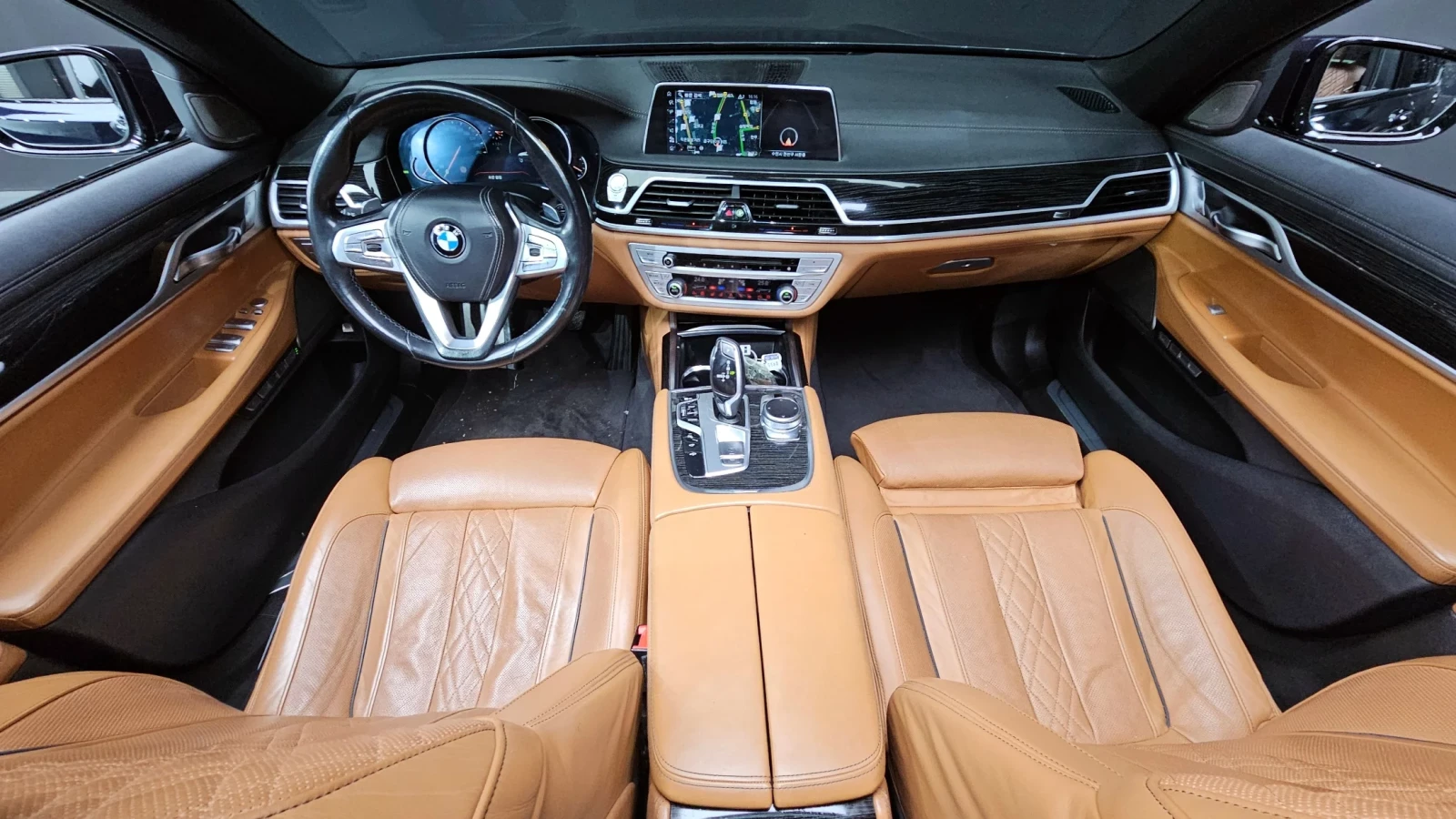 BMW 740 XDRIVE * M PACK * DIS * 360 * ОБДУХ * HARMAN KARDO, снимка 16 - Автомобили и джипове - 54712771
