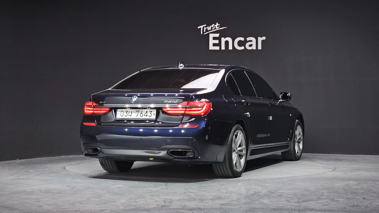 BMW 740 XDRIVE * M PACK * DIS * 360 * ОБДУХ * HARMAN KARDO, снимка 3 - Автомобили и джипове - 54712771