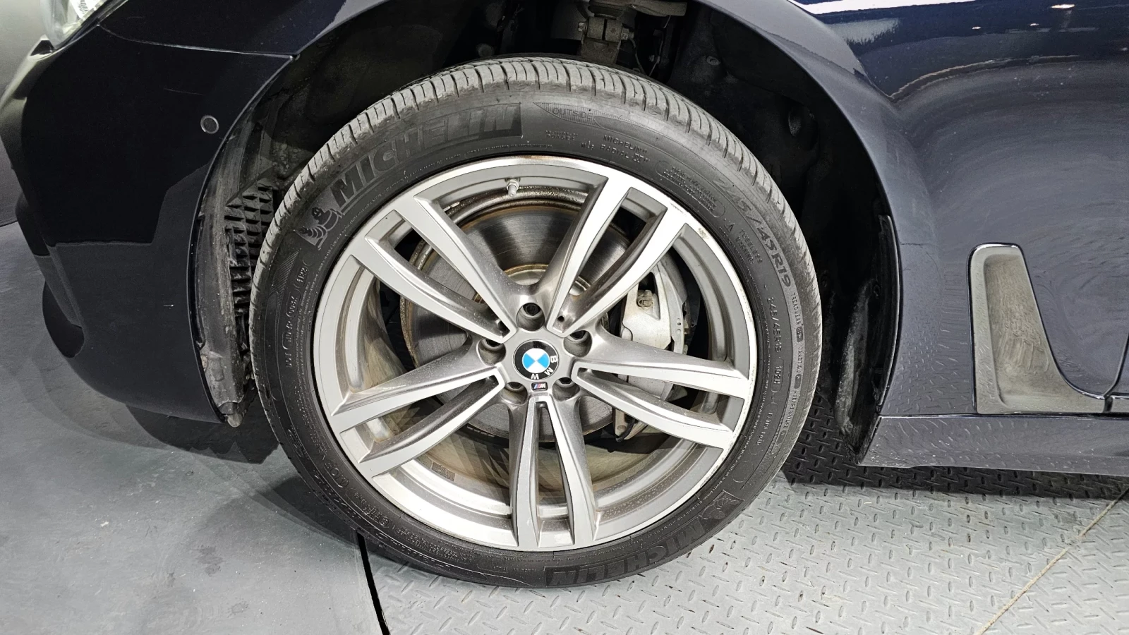 BMW 740 XDRIVE * M PACK * DIS * 360 * ОБДУХ * HARMAN KARDO, снимка 5 - Автомобили и джипове - 54712771
