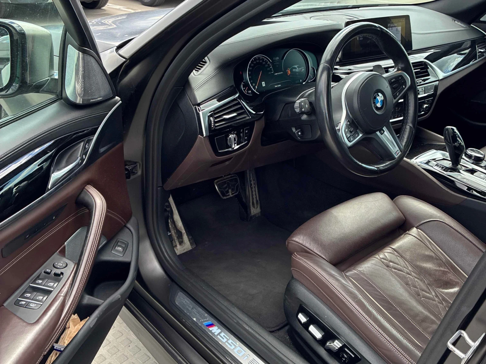 BMW 550 M550i xDrive / CARFAX, снимка 7 - Автомобили и джипове - 54982742