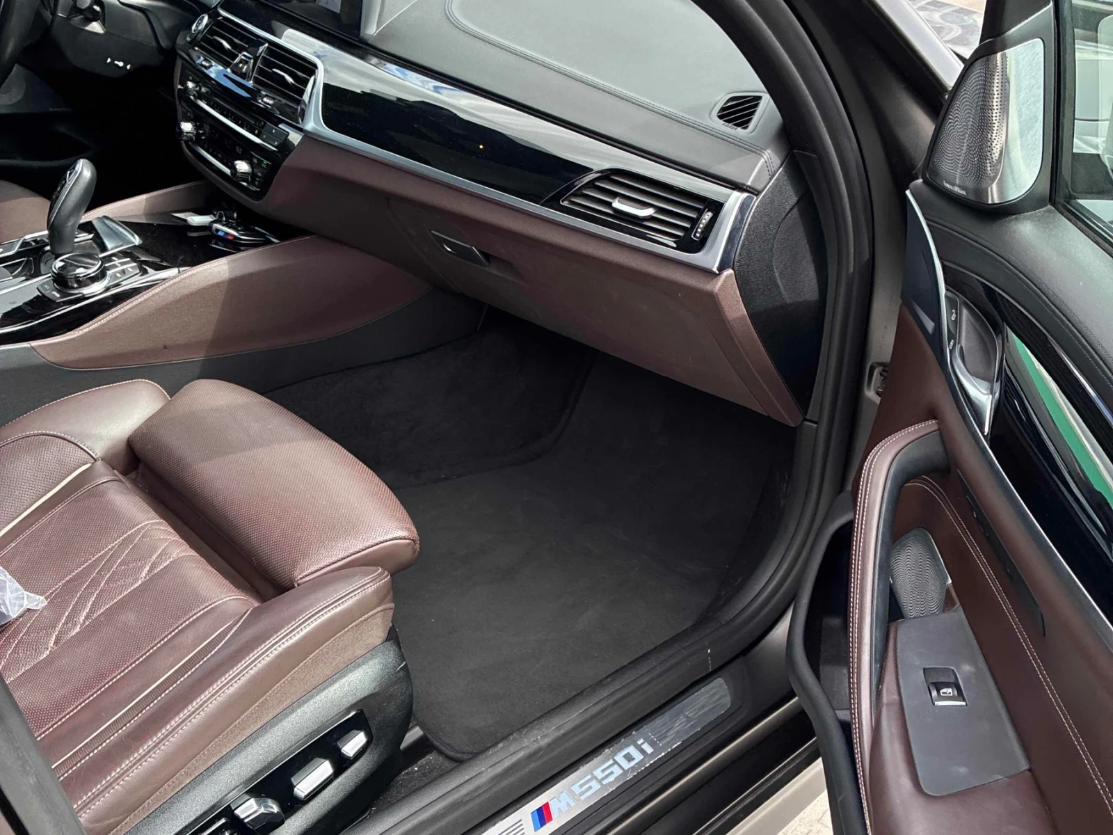 BMW 550 M550i xDrive / CARFAX, снимка 10 - Автомобили и джипове - 54982742