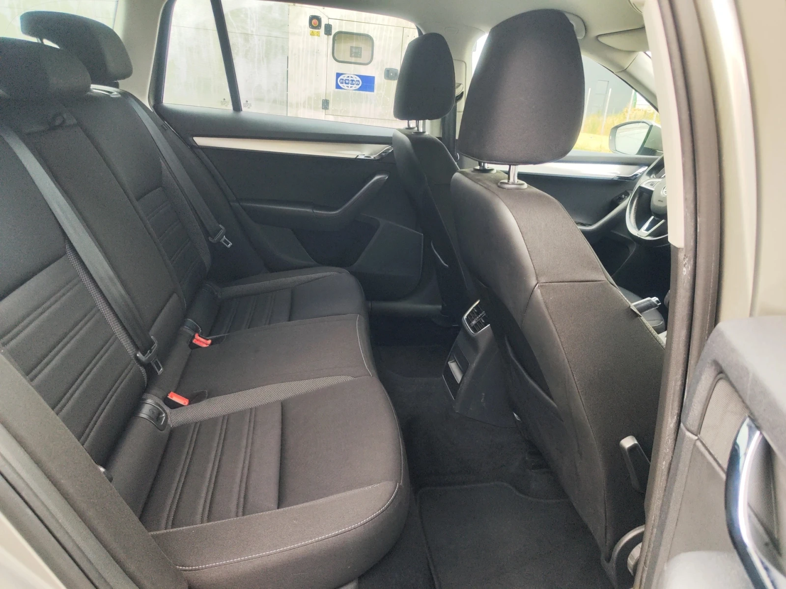 Skoda Octavia 1, 6 TDI/115 k.c., снимка 11 - Автомобили и джипове - 55152921