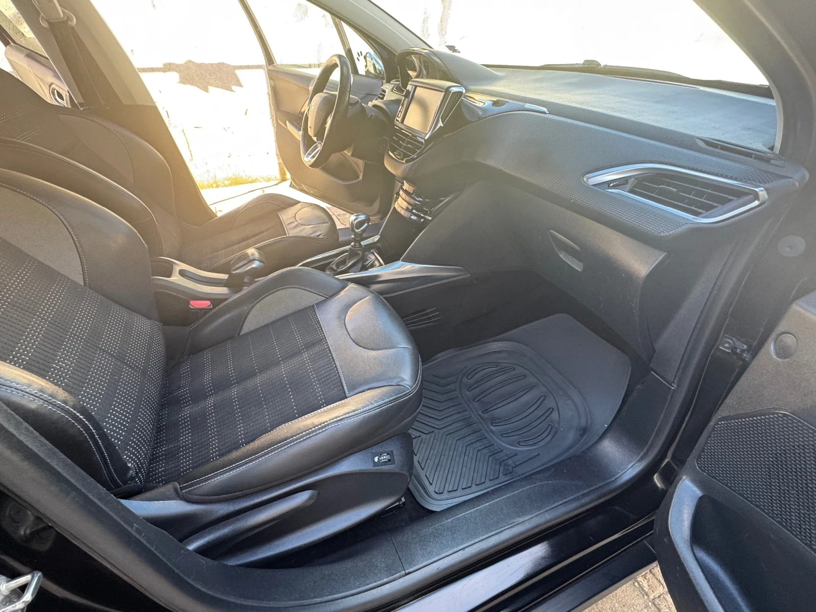 Peugeot 2008, снимка 8 - Автомобили и джипове - 55565049