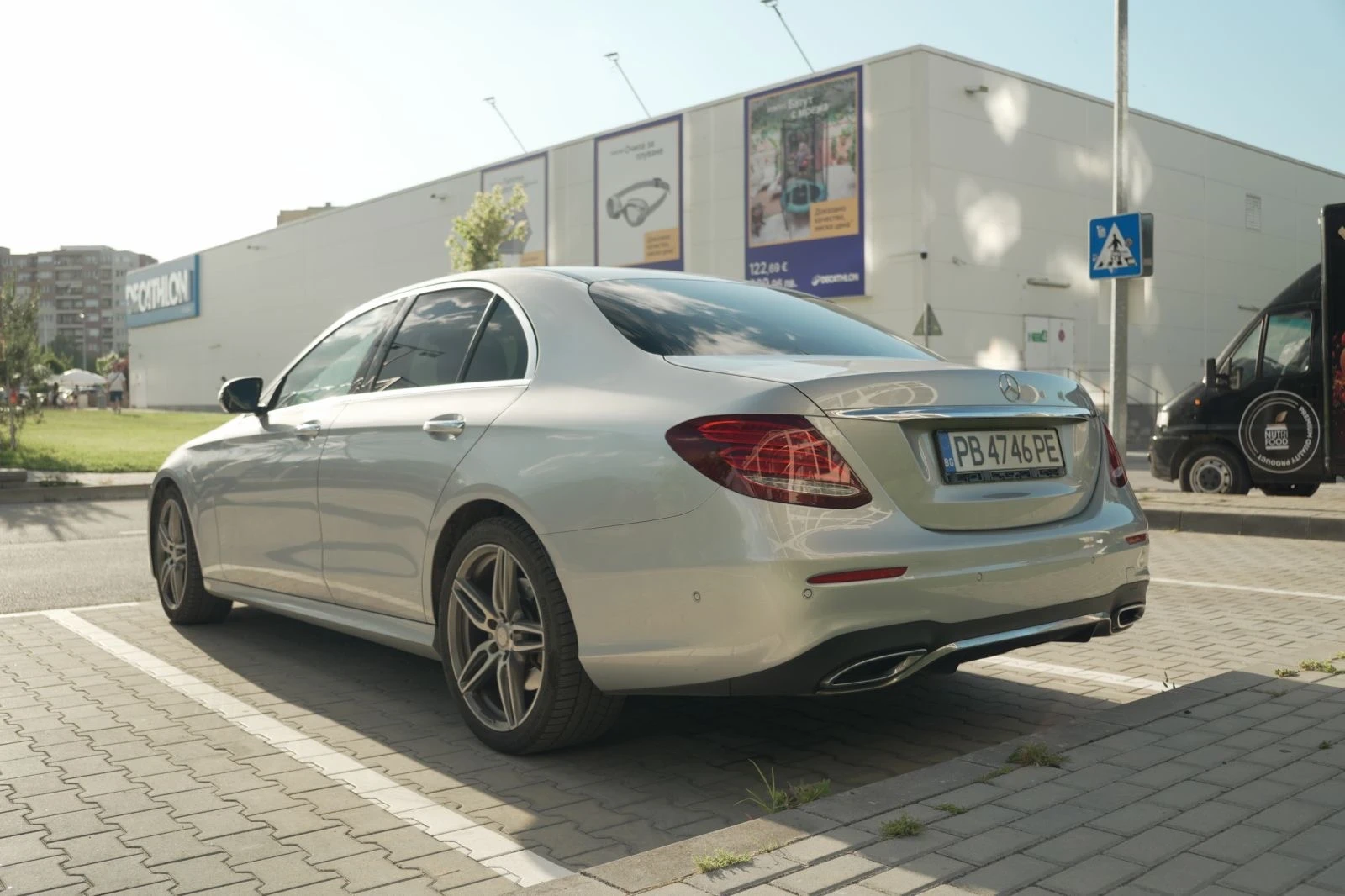 Mercedes-Benz E 350 d AMG Line Обдухване Масаж Вакуум, снимка 5 - Автомобили и джипове - 55960277