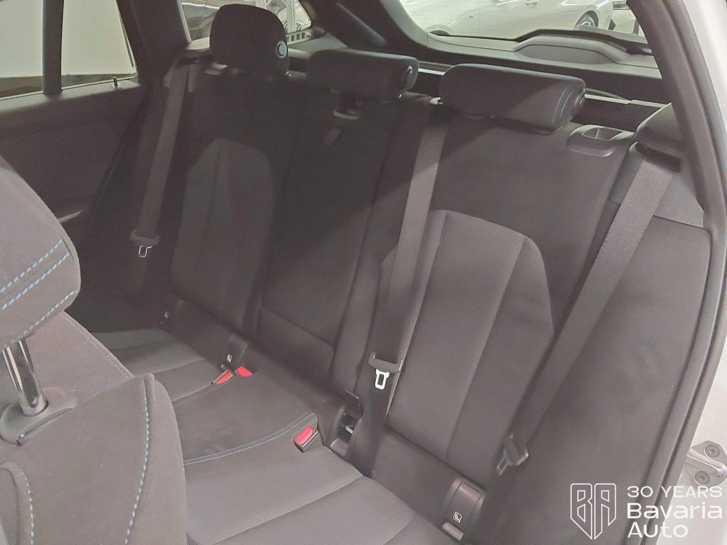 BMW 330 i xDrive Touring Sportautomatic, снимка 8 - Автомобили и джипове - 56302776