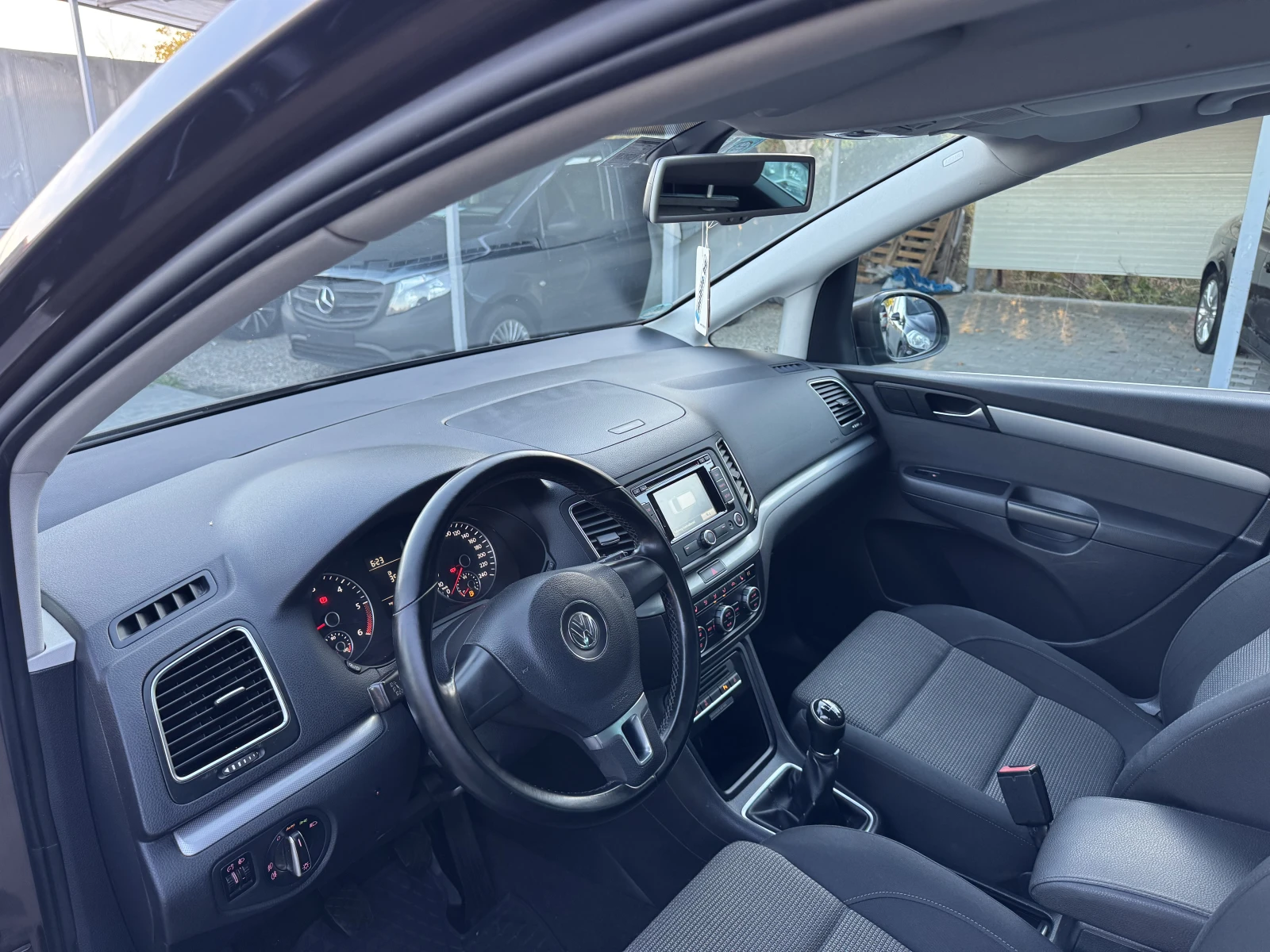 VW Sharan 2.0 TDI 140 �.�. | Mobile.bg � ����������� 12