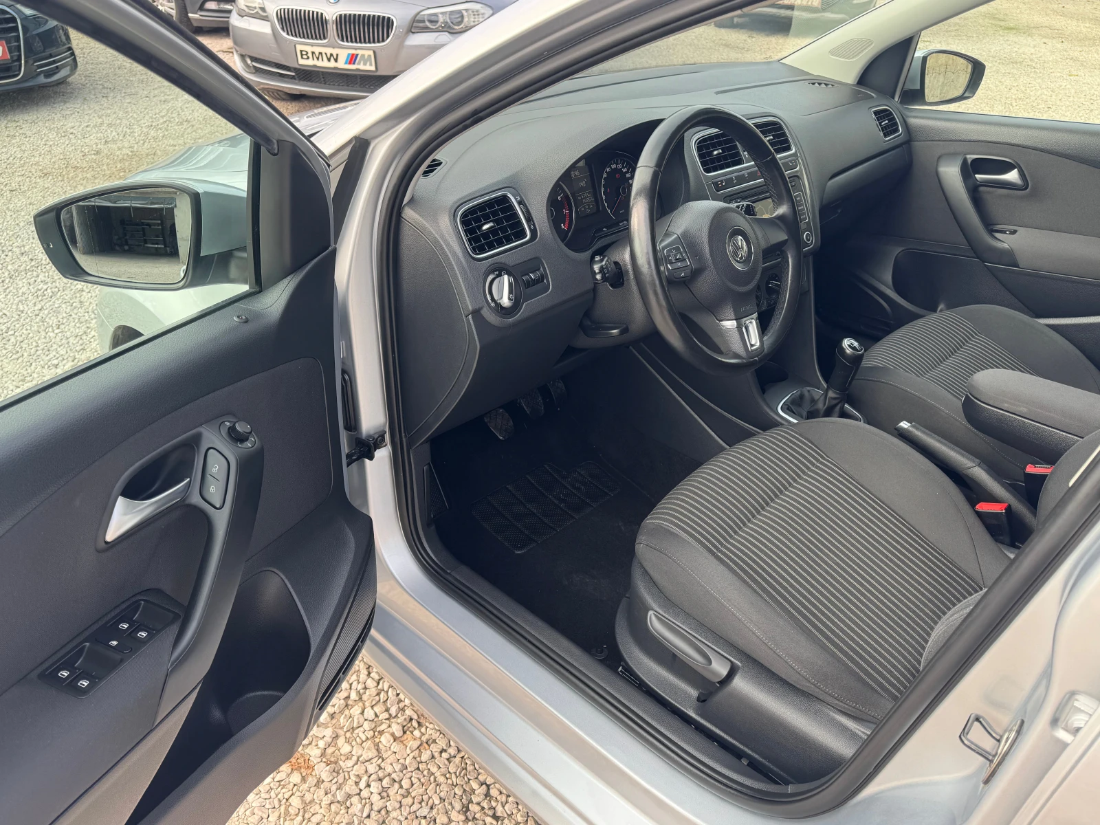 VW Polo Rline-6скорости, снимка 8 - Автомобили и джипове - 56701929