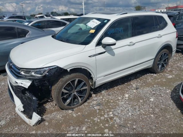 VW Tiguan 2.0T SEL R-LINE, снимка 4 - Автомобили и джипове - 47532563