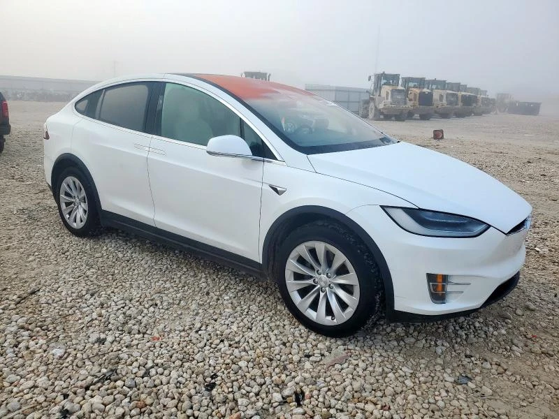 Tesla Model X CARFAX* БЕЗ ПЪРВОНАЧАЛНА - изображение 4