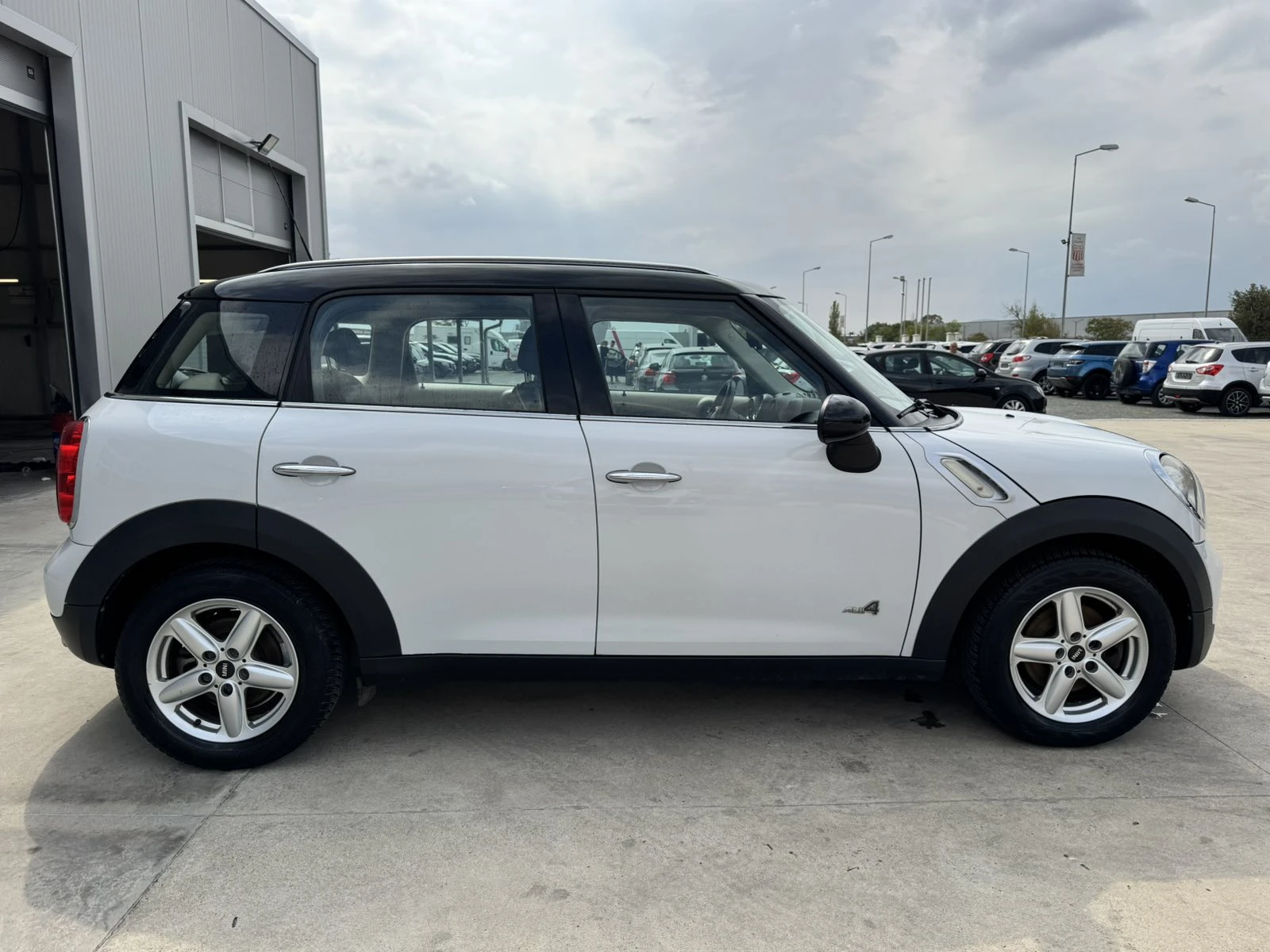 Mini Countryman 1.6* D* 112ps* 4x4* НАВИ* КОЖА* ПАРКТРОНИК - изображение 6