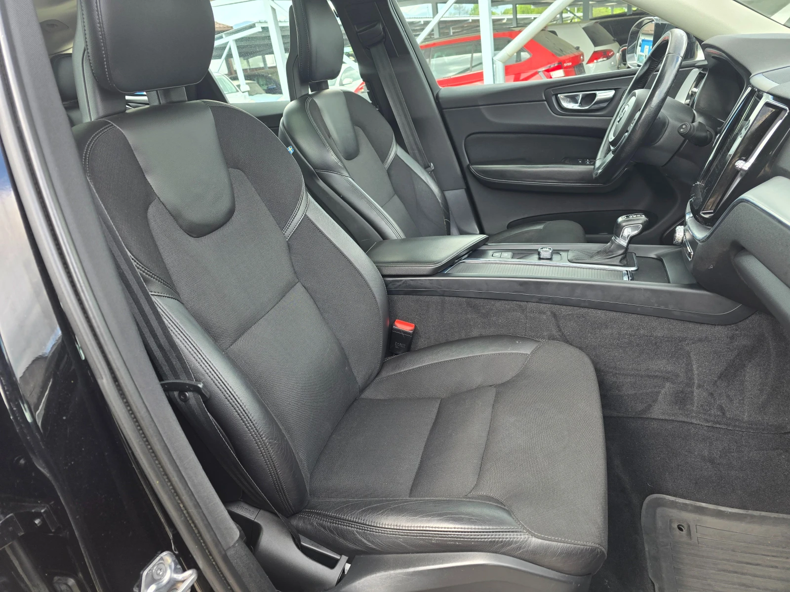Volvo XC60 2.0D 190кс AWD , снимка 14 - Автомобили и джипове - 54481050
