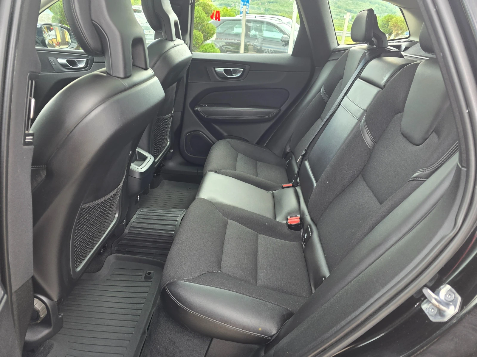 Volvo XC60 2.0D 190кс AWD , снимка 12 - Автомобили и джипове - 54481050