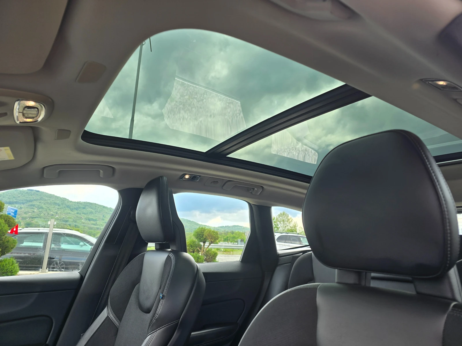 Volvo XC60 2.0D 190кс AWD , снимка 11 - Автомобили и джипове - 54481050