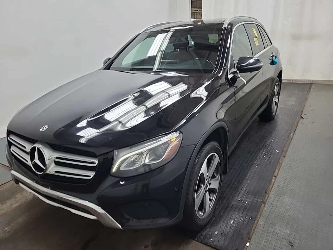 Mercedes-Benz GLC 300 * CARFAX * АВТОКРЕДИТ БЕЗ ПЪРВОНАЧАЛНА ВНОСКА