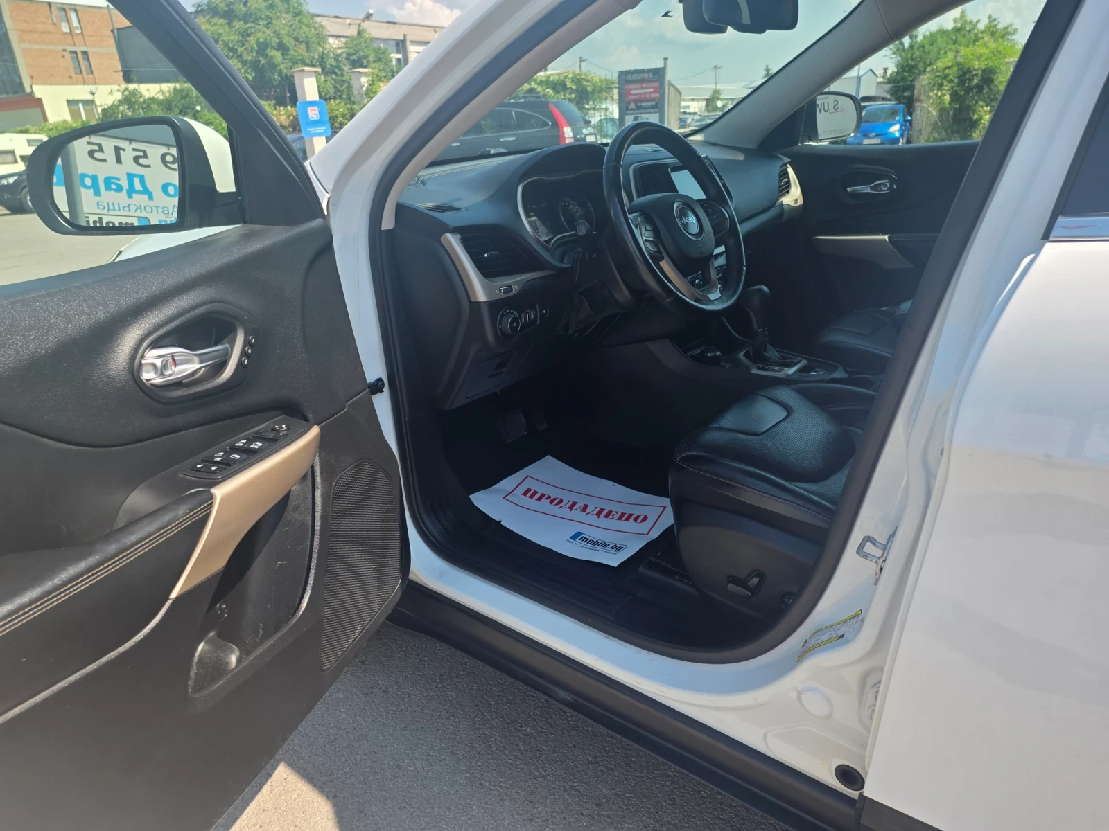 Jeep Cherokee LIMITED 3.2, снимка 8 - Автомобили и джипове - 55056519