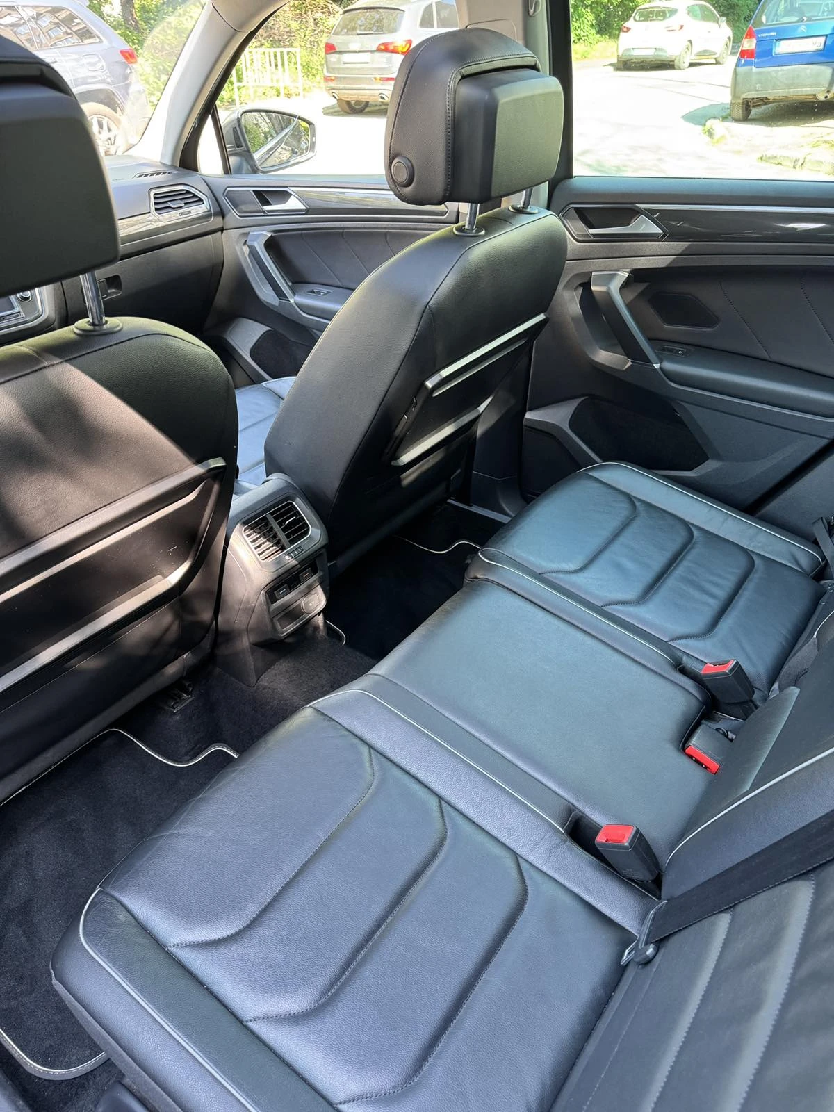 VW Tiguan 2.0 TDI 4Мotion, снимка 9 - Автомобили и джипове - 55061972
