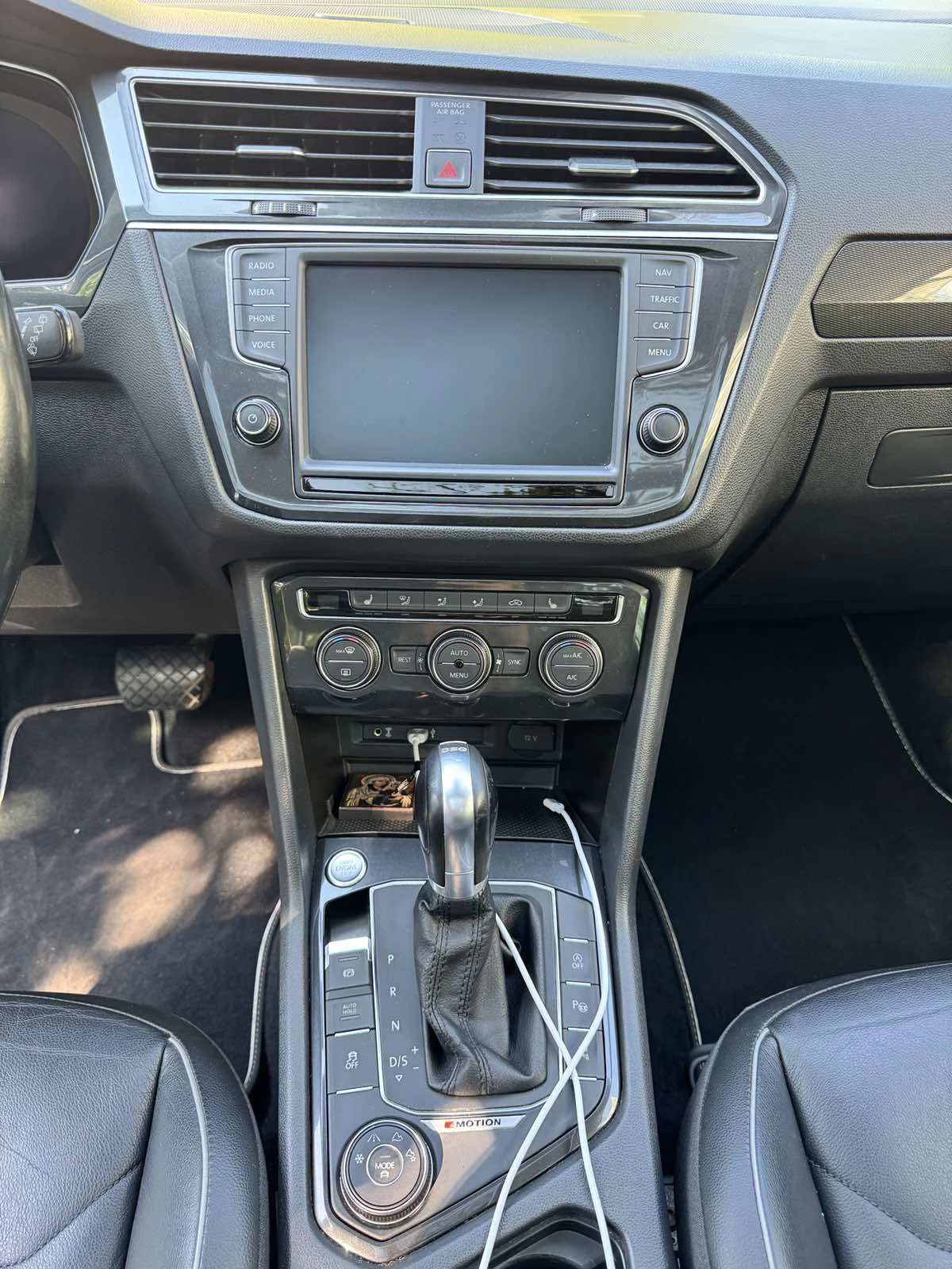 VW Tiguan 2.0 TDI 4Мotion, снимка 10 - Автомобили и джипове - 55061972