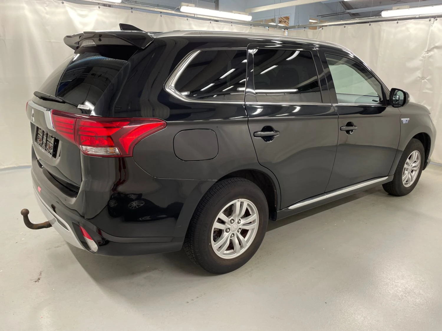 Mitsubishi Outlander 2.4 Хибрид, снимка 2 - Автомобили и джипове - 55099184