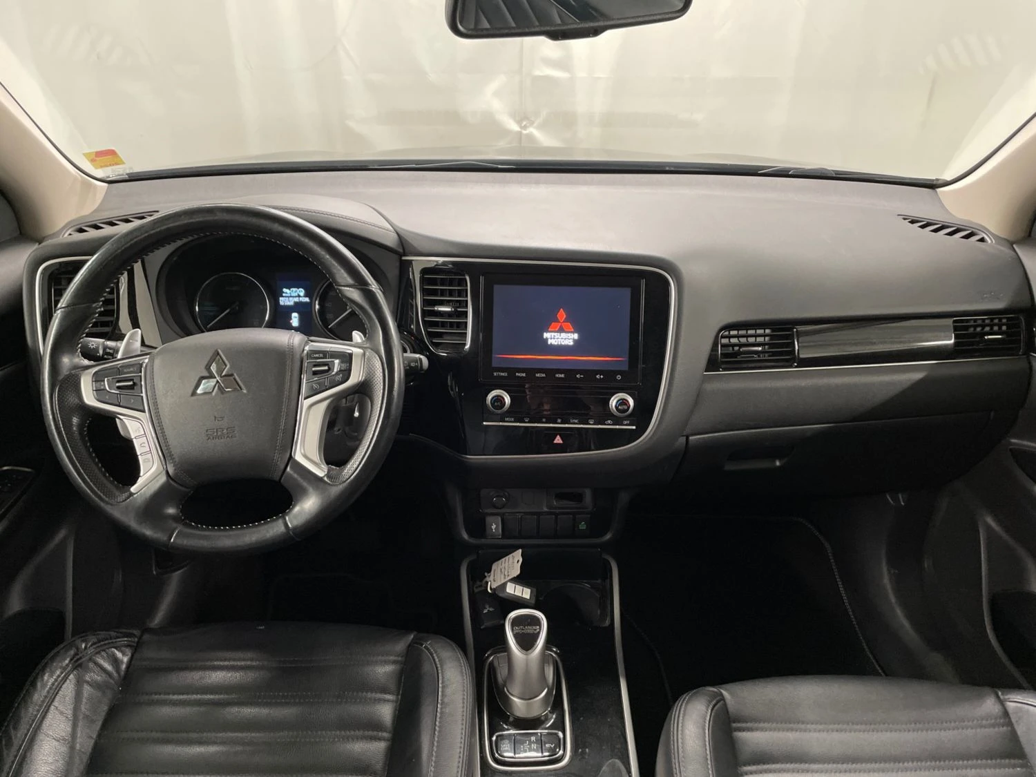Mitsubishi Outlander 2.4 Хибрид, снимка 3 - Автомобили и джипове - 55099184