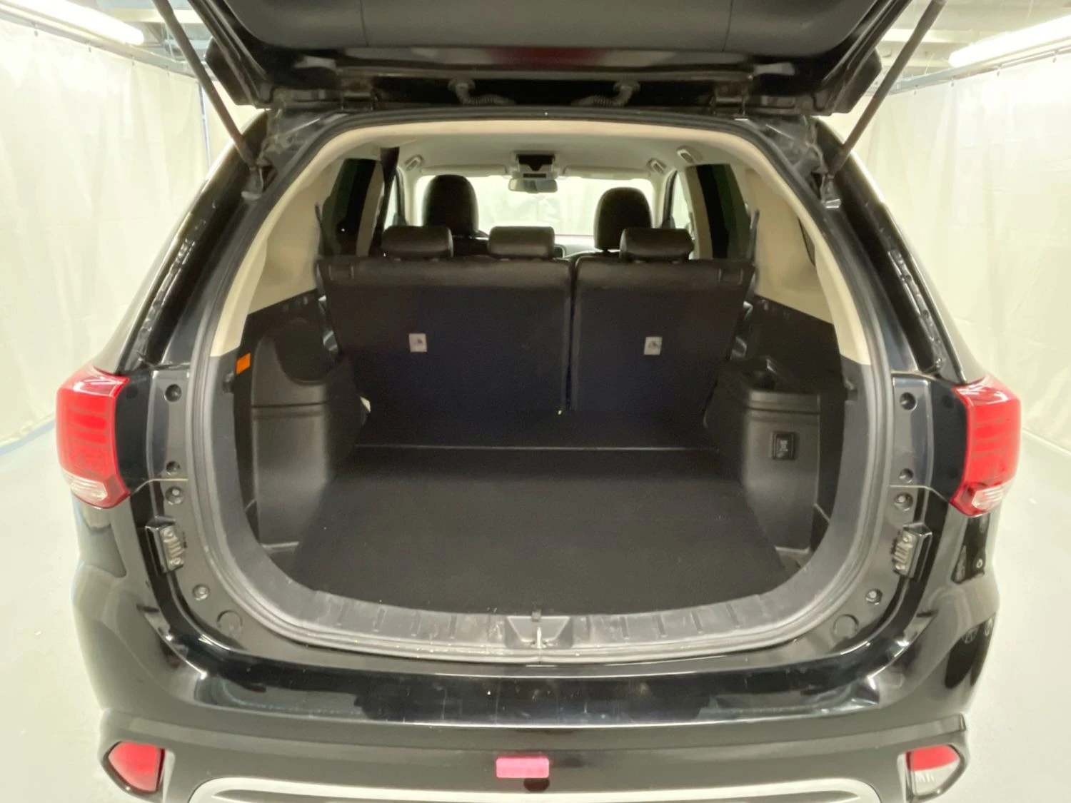 Mitsubishi Outlander 2.4 Хибрид, снимка 12 - Автомобили и джипове - 55099184